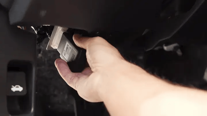 Plug GPS In OBD2 Port